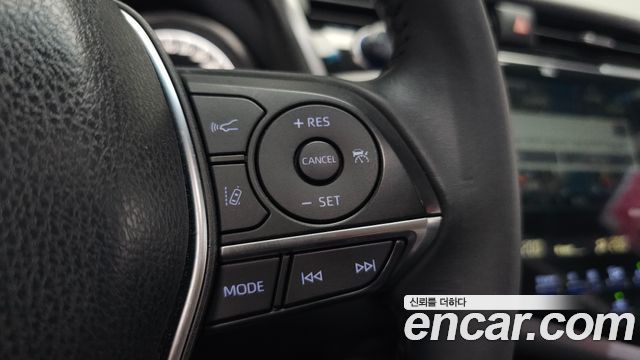 Toyota Camry 2018 — photo 31