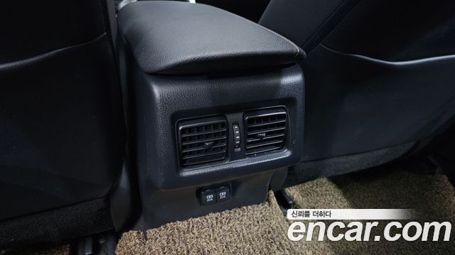 Toyota Camry 2018 — photo 33