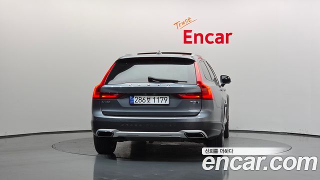 Volvo V90 2018 — photo 4