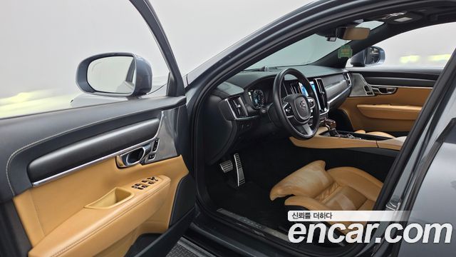 Volvo V90 2018 — photo 10