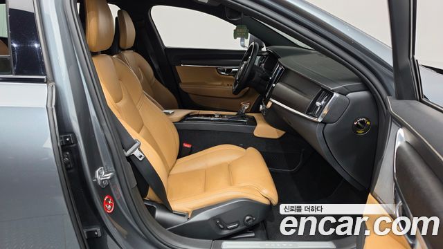 Volvo V90 2018 — photo 11