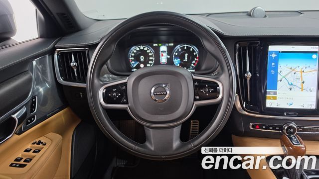 Volvo V90 2018 — photo 13