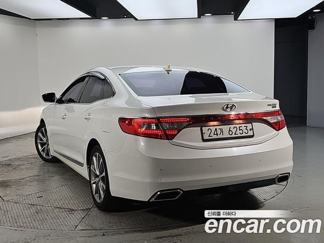 Hyundai Grandeur 2015 — photo 3