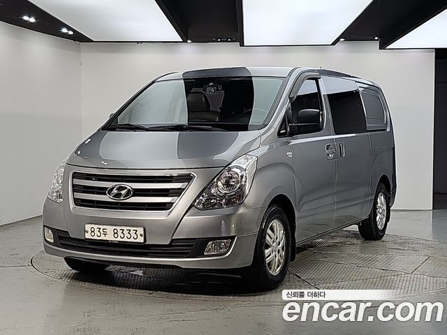 Hyundai Starex 2017 — photo 1