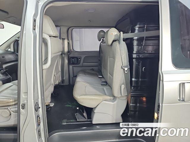 Hyundai Starex 2017 — photo 12