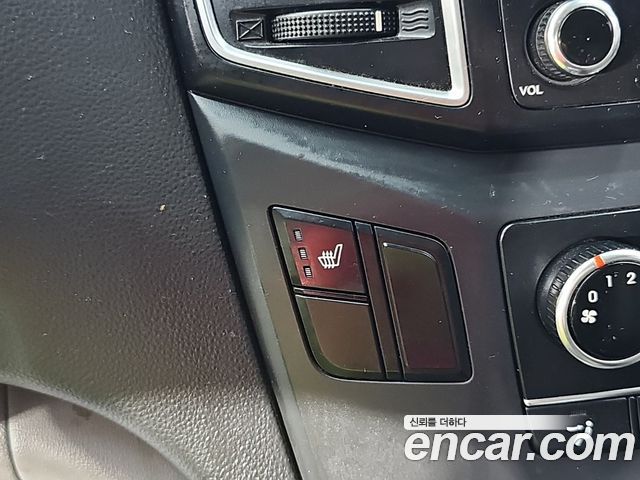 Hyundai Starex 2017 — photo 16