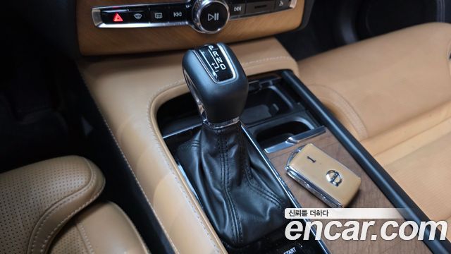 Volvo XC90 2017 — photo 9