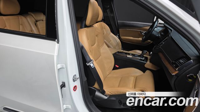 Volvo XC90 2017 — photo 11