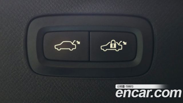 Volvo XC90 2017 — photo 19
