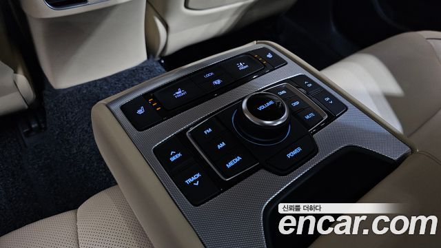 Genesis G80 2019 — photo 25
