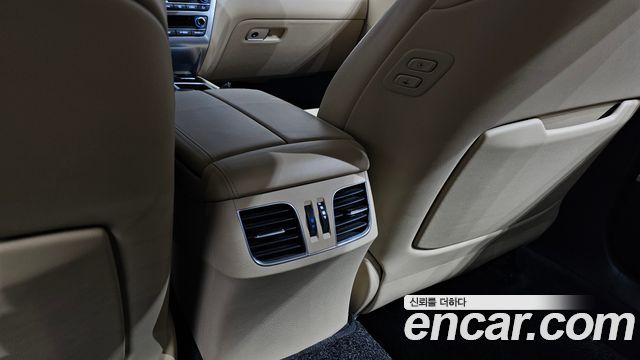 Genesis G80 2019 — photo 33
