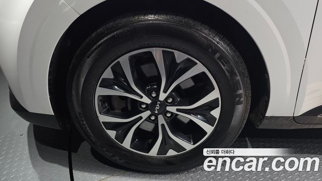 Kia Canival 2023 — photo 5