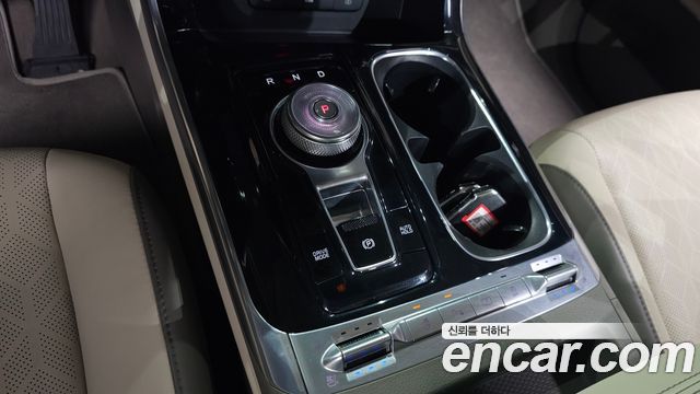 Kia Canival 2023 — photo 9
