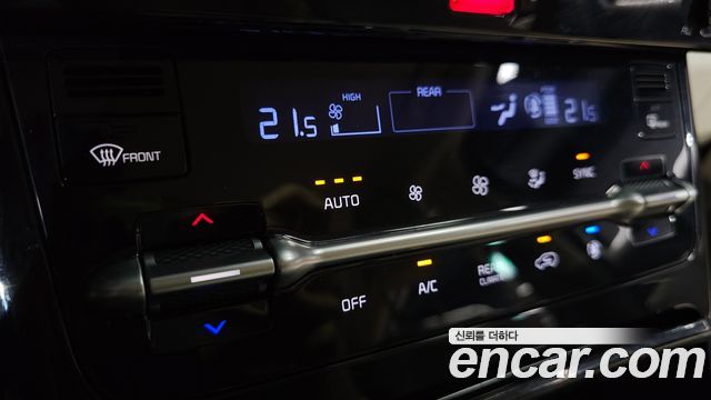 Kia Canival 2023 — photo 17