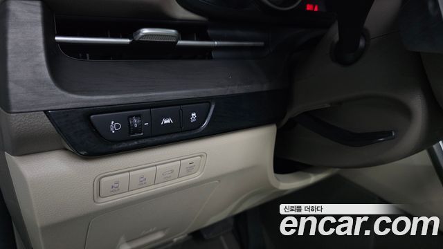Kia Canival 2023 — photo 18