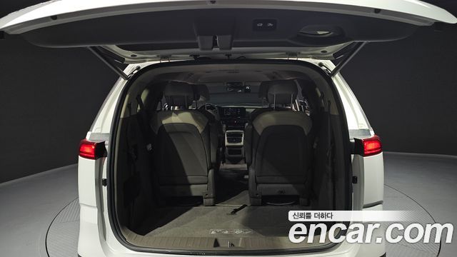 Kia Canival 2023 — photo 20