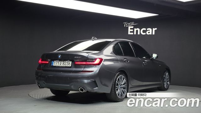 BMW 3-Series 2022 — photo 2