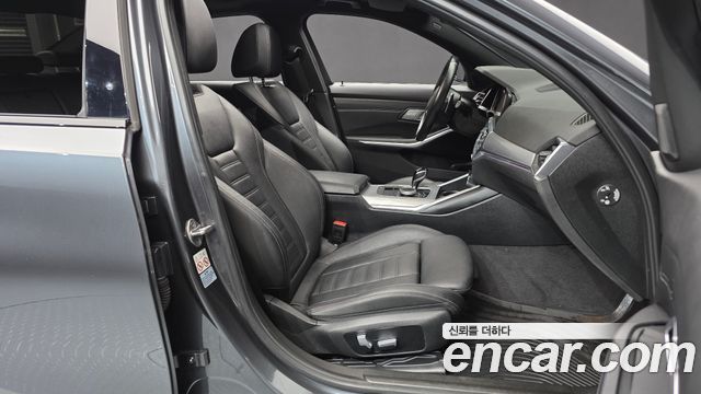 BMW 3-Series 2022 — photo 11