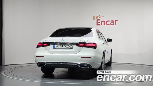 Mercedes-Benz E-Class 2021 — photo 4