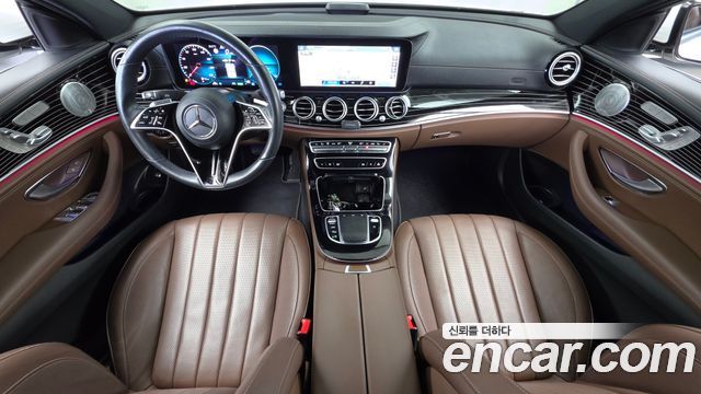 Mercedes-Benz E-Class 2021 — photo 10