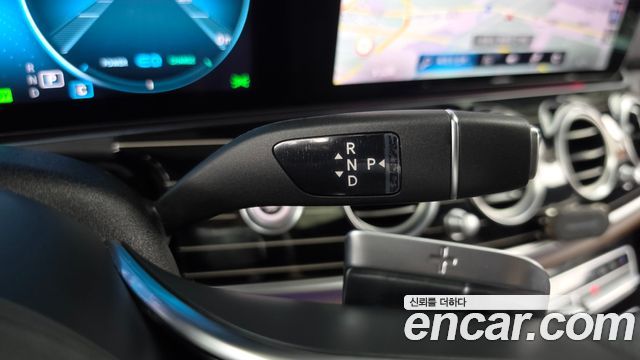 Mercedes-Benz E-Class 2021 — photo 12