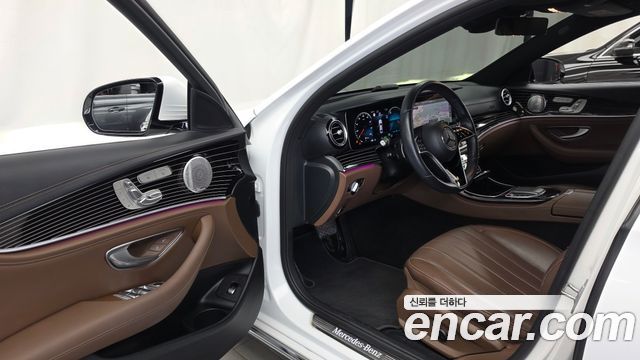 Mercedes-Benz E-Class 2021 — photo 13