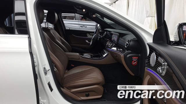 Mercedes-Benz E-Class 2021 — photo 17