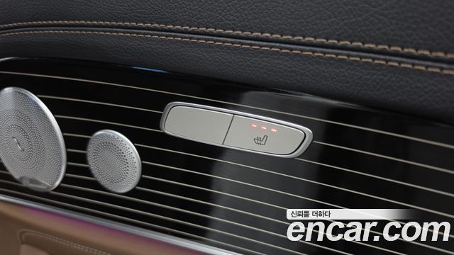 Mercedes-Benz E-Class 2021 — photo 25