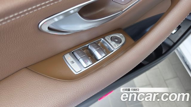 Mercedes-Benz E-Class 2021 — photo 28