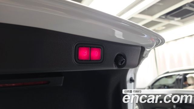 Mercedes-Benz E-Class 2021 — photo 33