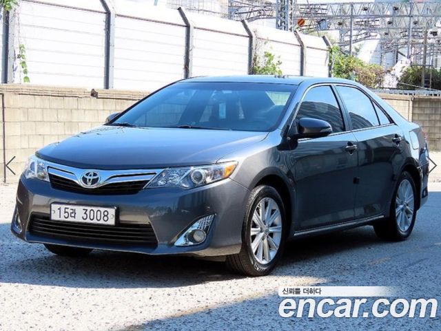 Toyota Camry 2013 — photo 2