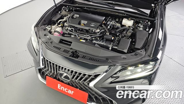 Lexus ES 2023 — photo 6
