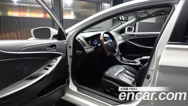 Hyundai Sonata 2012 — photo 13