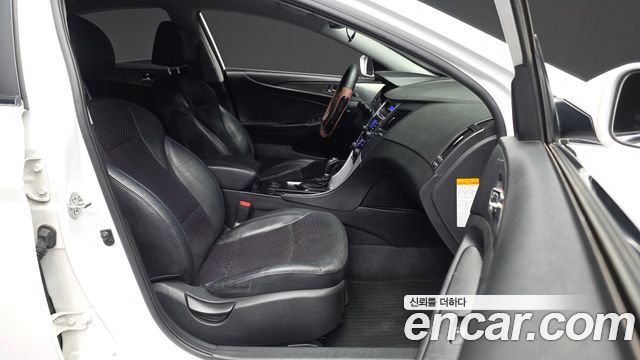 Hyundai Sonata 2012 — photo 17