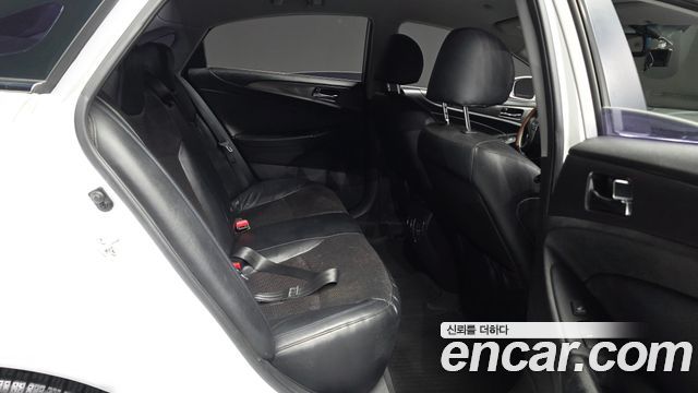Hyundai Sonata 2012 — photo 18