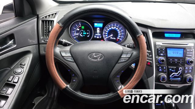 Hyundai Sonata 2012 — photo 19