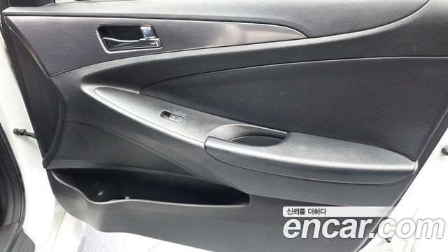 Hyundai Sonata 2012 — photo 14