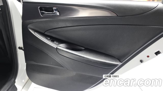Hyundai Sonata 2012 — photo 15