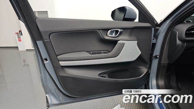 Polestar Polestar 2 2023 — photo 14