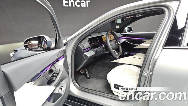 BMW 5-Series 2026 — photo 10