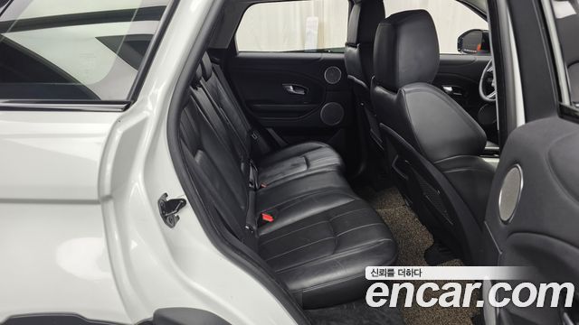 Land Rover Range Rover Evoque 2019 — photo 18