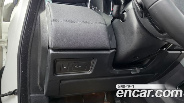 Land Rover Range Rover Evoque 2019 — photo 22