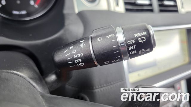 Land Rover Range Rover Evoque 2019 — photo 24