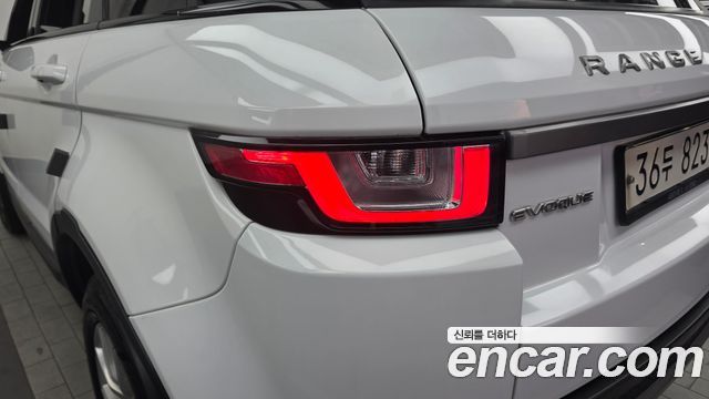 Land Rover Range Rover Evoque 2019 — photo 9