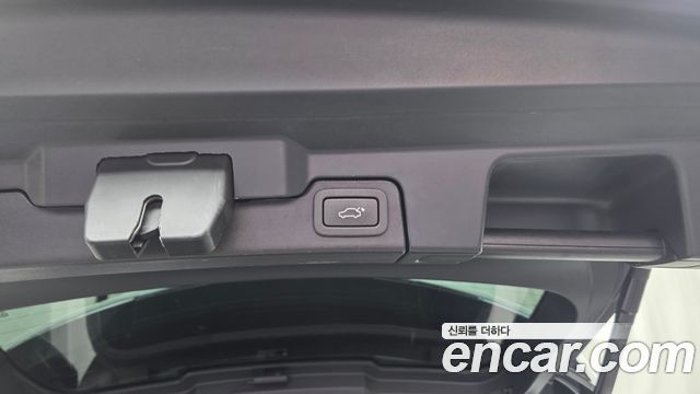 Land Rover Range Rover Evoque 2019 — photo 29
