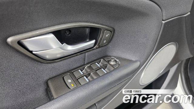 Land Rover Range Rover Evoque 2019 — photo 30