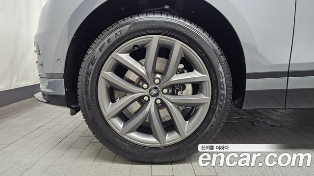 Land Rover Range Rover Velar 2026 — photo 5