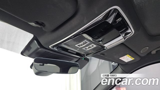Land Rover Range Rover Velar 2026 — photo 26