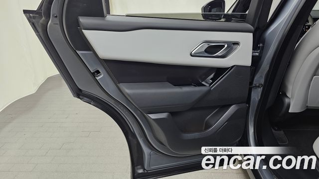 Land Rover Range Rover Velar 2026 — photo 15
