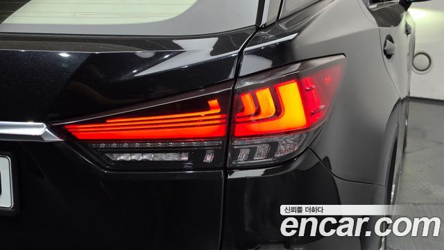 Lexus RX 2020 — photo 9